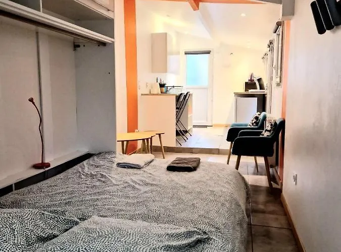 Petit Studio Avec Terrasse